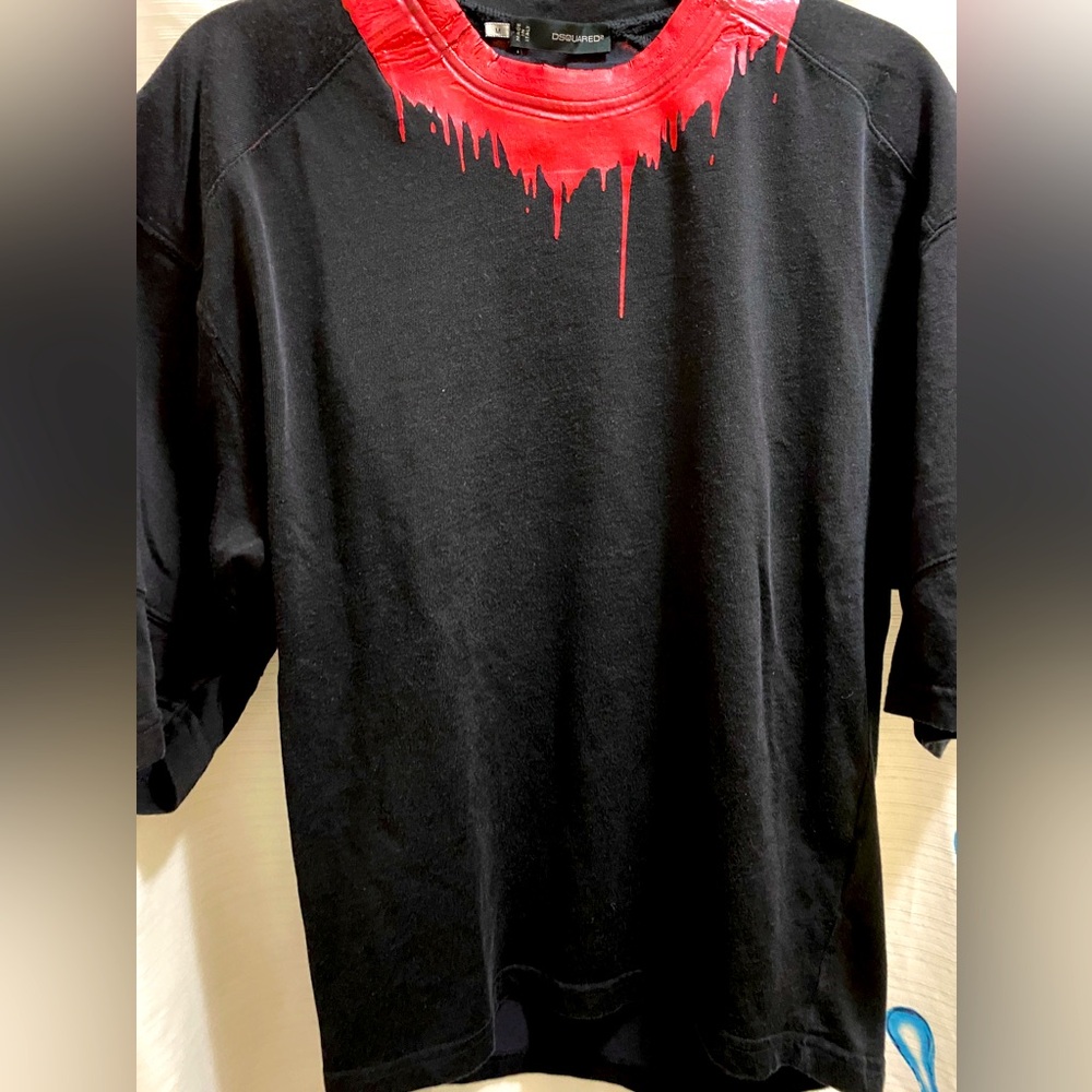 Dsquared2 black 3/4 sleeves T-shirt, red paint dripping & logo on back M